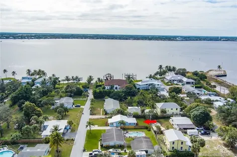 1036 NE Wright Avenue Jensen Beach FL 34957