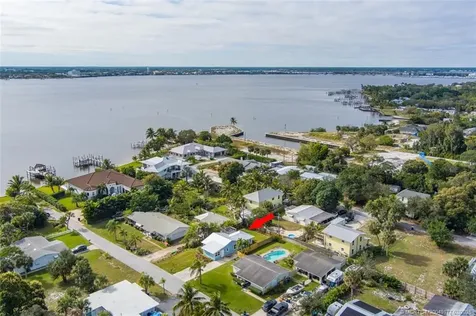 1036 NE Wright Avenue Jensen Beach FL 34957