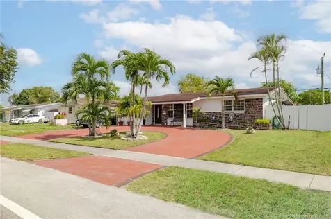 2613 Island Drive Miramar FL 33023