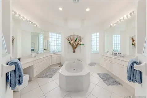 2016 SE Oxton Drive Port St Lucie FL 34952