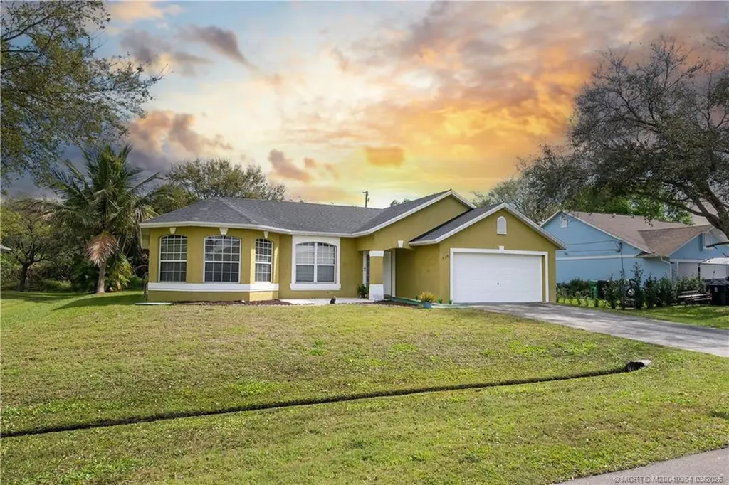 1950 SE Dranson Circle Port Saint Lucie FL 34952