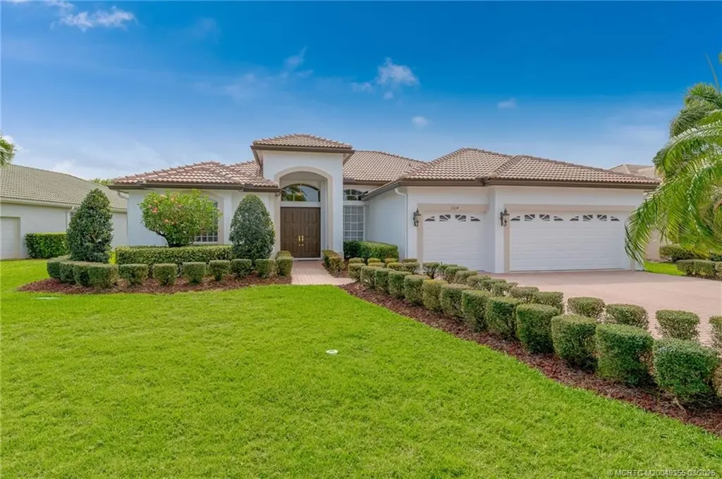 2214 SE Montrose Lane Port Saint Lucie FL 34952