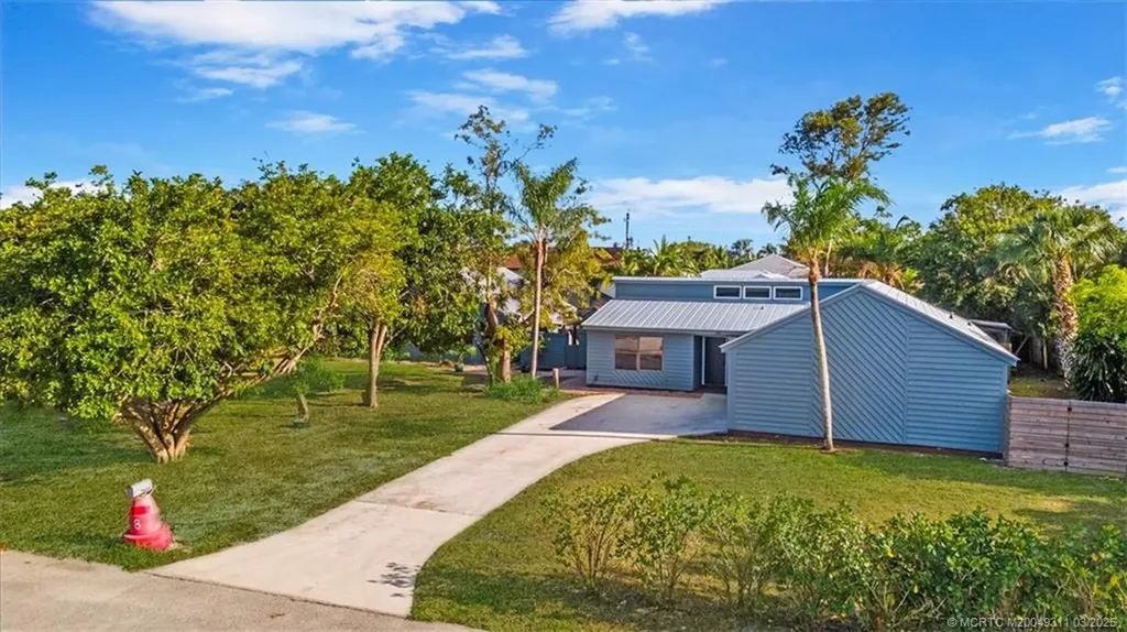 5666 SE Matousek Street Stuart FL 34997