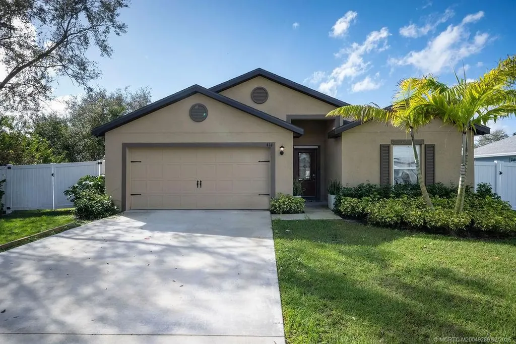 414 SW Dahled Avenue Port Saint Lucie FL 34953