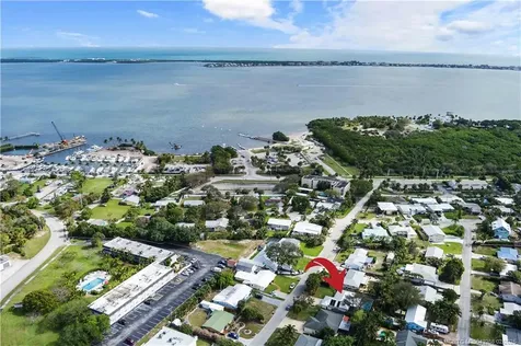 2496 NE Elaine Street Jensen Beach FL 34957