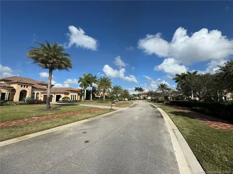 184 SE Via Terra Bella Port Saint Lucie FL 34952