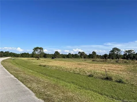 13486 SE 26th Lane Okeechobee FL 34974