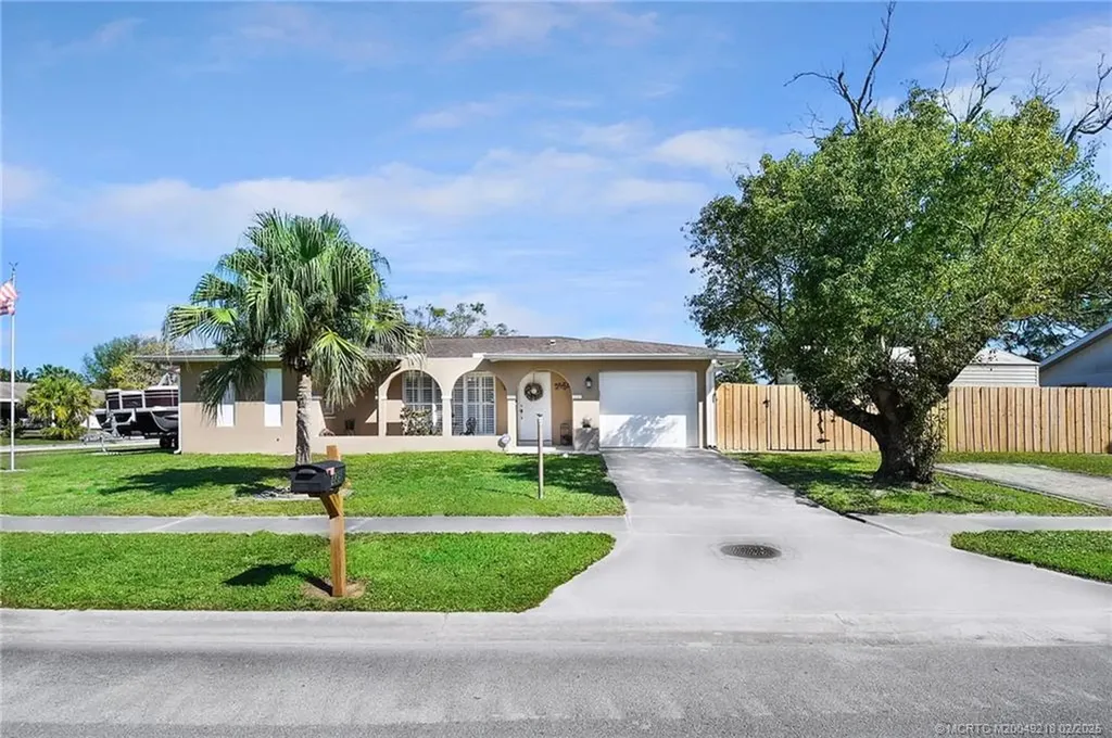 835 SE Tierra Court Port Saint Lucie FL 34983