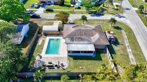 835 SE Tierra Court Port St Lucie FL 34983