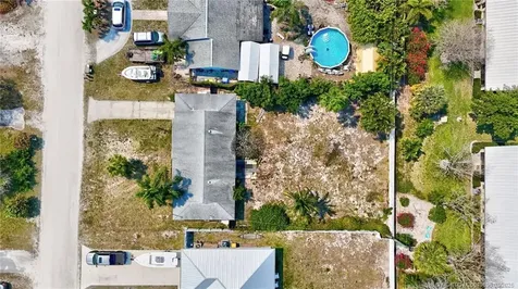 7855 SE Hilltop Terrace Hobe Sound FL 33455