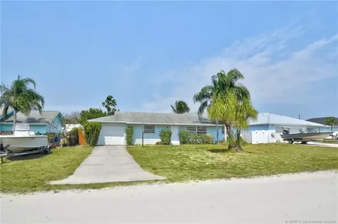 7855 SE Hilltop Terrace Hobe Sound FL 33455