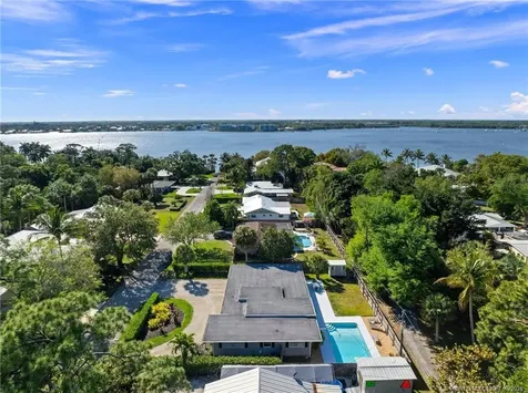 530 SW Manor Drive Stuart FL 34994