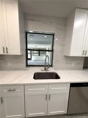 1526 SE Minorca Avenue Port St Lucie FL 34952
