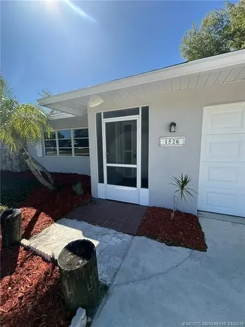 1526 SE Minorca Avenue Port St Lucie FL 34952