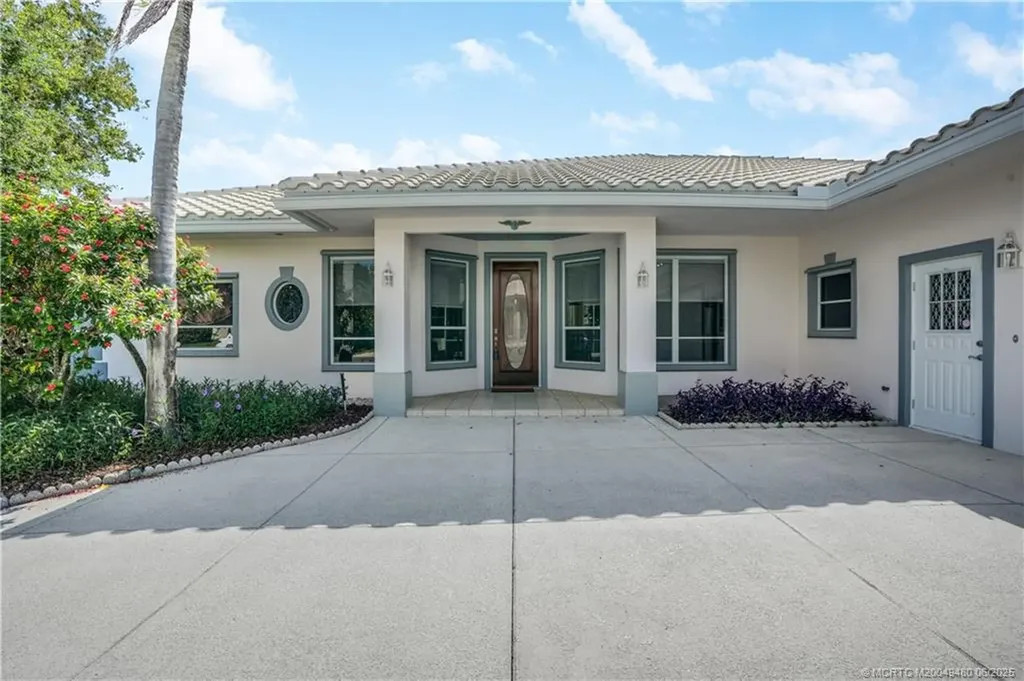 10321 SE Bluefish Court SE Hobe Sound FL 33455