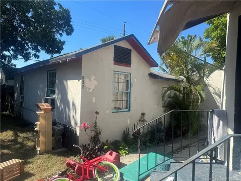 620 46th Street West Palm Beach FL 33407