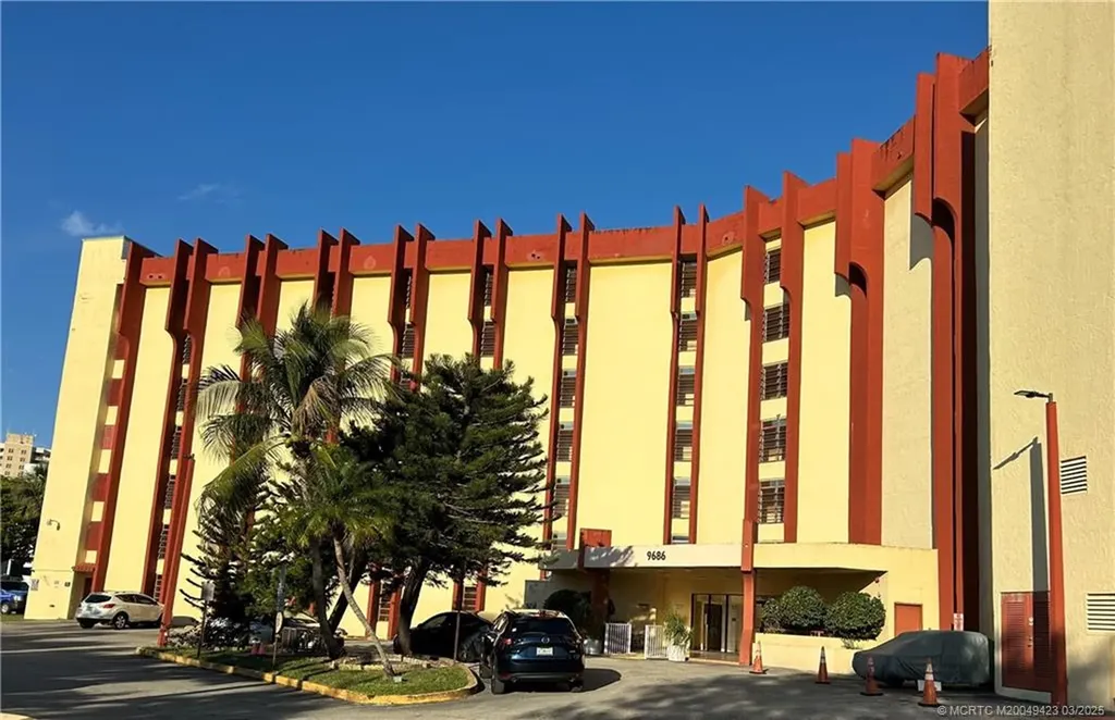 9686 Fontainebleau Boulevard Miami FL 33172