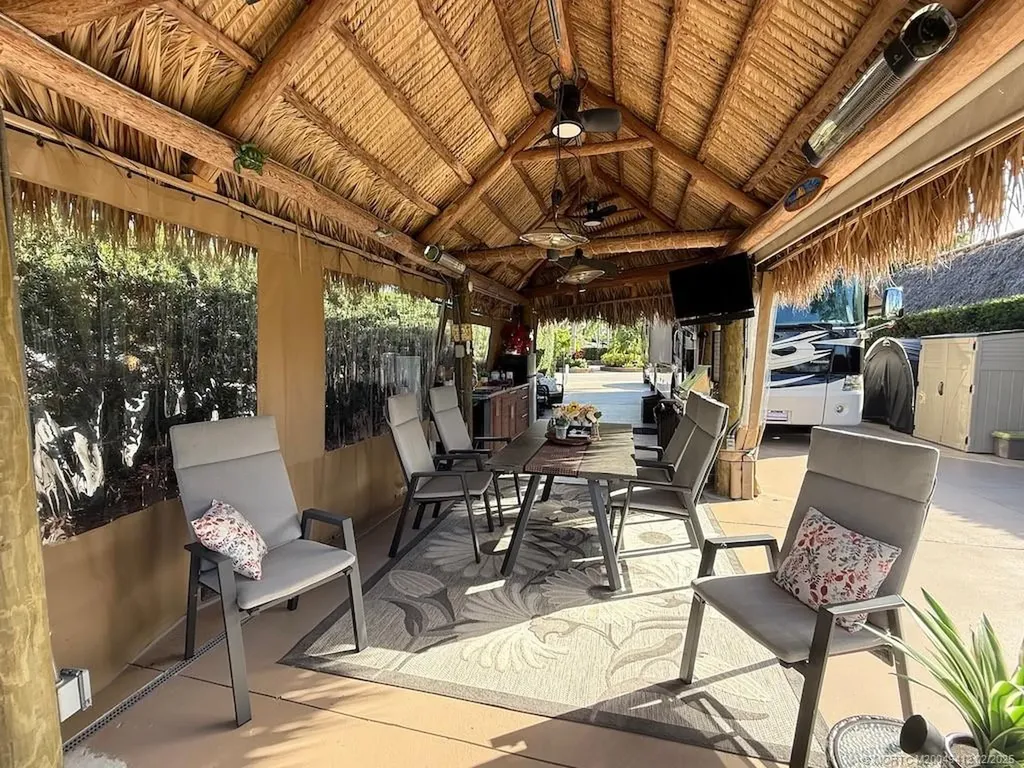 399 NW Chipshot Lane Port Saint Lucie FL 34986