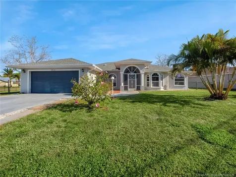 2801 SE Hutchings Avenue Port St Lucie FL 34952