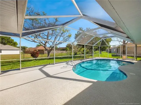 2801 SE Hutchings Avenue Port St Lucie FL 34952