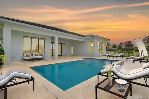 170 SE Rio Angelica Port St Lucie FL 34984