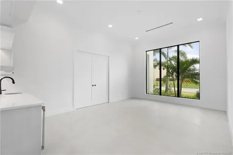 170 SE Rio Angelica Port St Lucie FL 34984