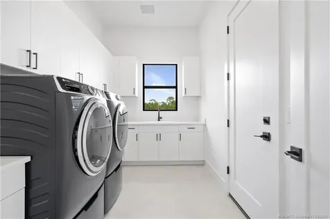 170 SE Rio Angelica Port St Lucie FL 34984