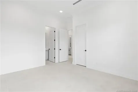 170 SE Rio Angelica Port St Lucie FL 34984