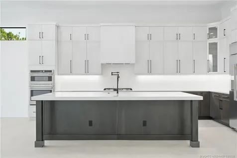 170 SE Rio Angelica Port St Lucie FL 34984