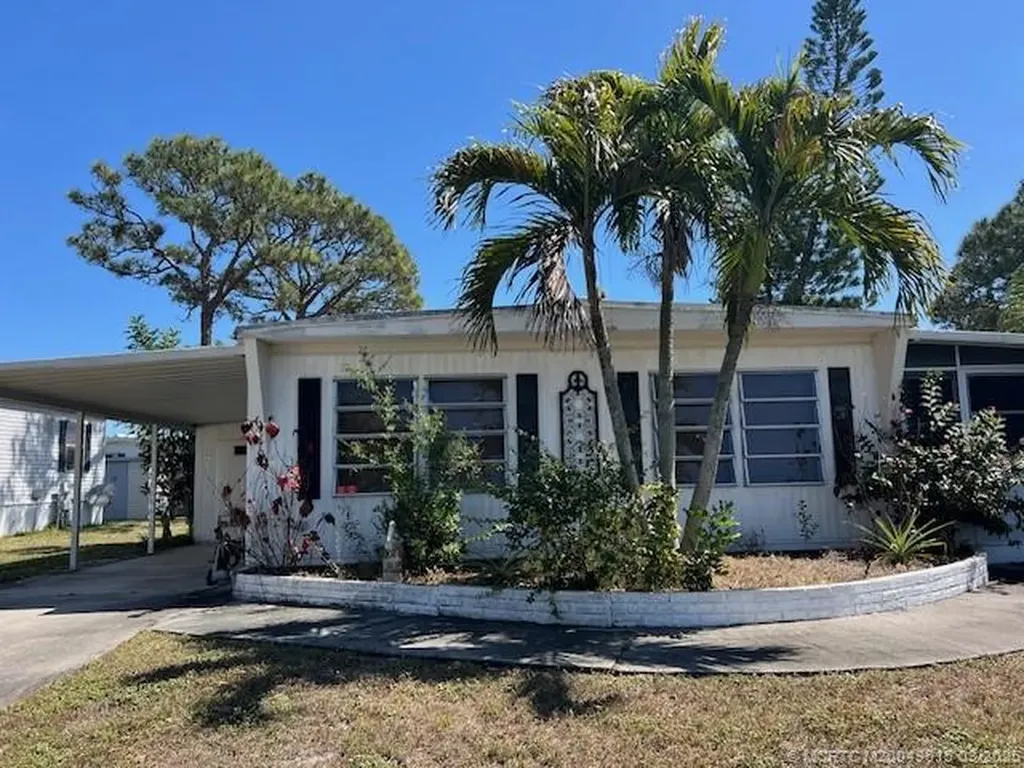 6240 Guava Lane Lantana FL 33462