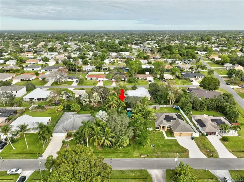 673 SE Damask Avenue Port Saint Lucie FL 34983