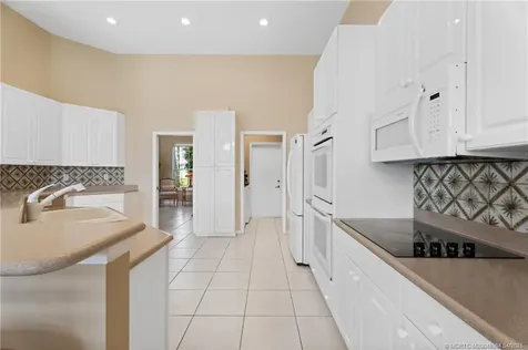 2024 SE Kilmallie Court Port St Lucie FL 34952