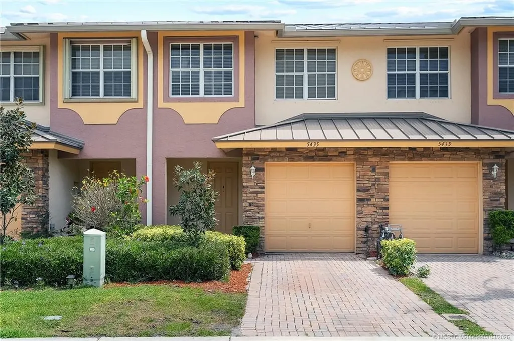 5435 SE Moseley Drive Stuart FL 34997