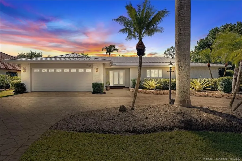 3501 SE Fairway W Stuart FL 34997