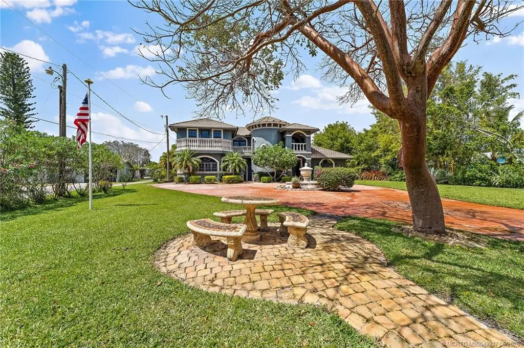 10305 S Indian River Drive Fort Pierce FL 34982