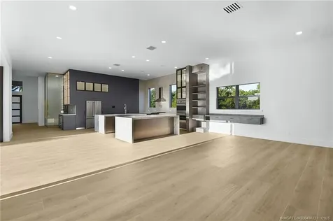 179 SE Via Terra Bella Port St Lucie FL 34952