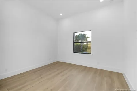 179 SE Via Terra Bella Port St Lucie FL 34952