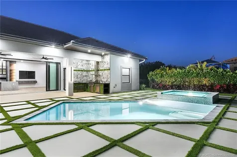 179 SE Via Terra Bella Port St Lucie FL 34952