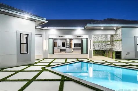 179 SE Via Terra Bella Port St Lucie FL 34952