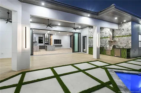 179 SE Via Terra Bella Port St Lucie FL 34952