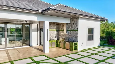 179 SE Via Terra Bella Port St Lucie FL 34952