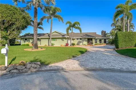 4020 SE Whiticar Way Stuart FL 34997