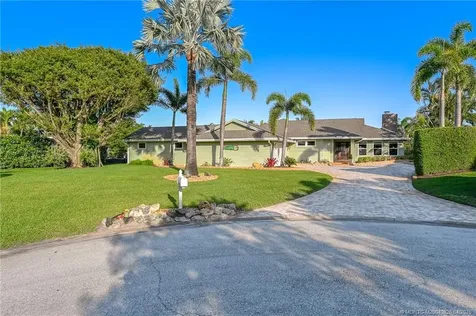 4020 SE Whiticar Way Stuart FL 34997