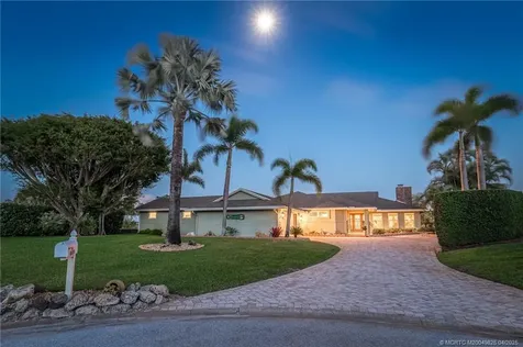 4020 SE Whiticar Way Stuart FL 34997