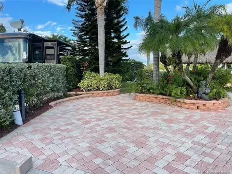 83 NW Putter Pointe Port Saint Lucie FL 34986