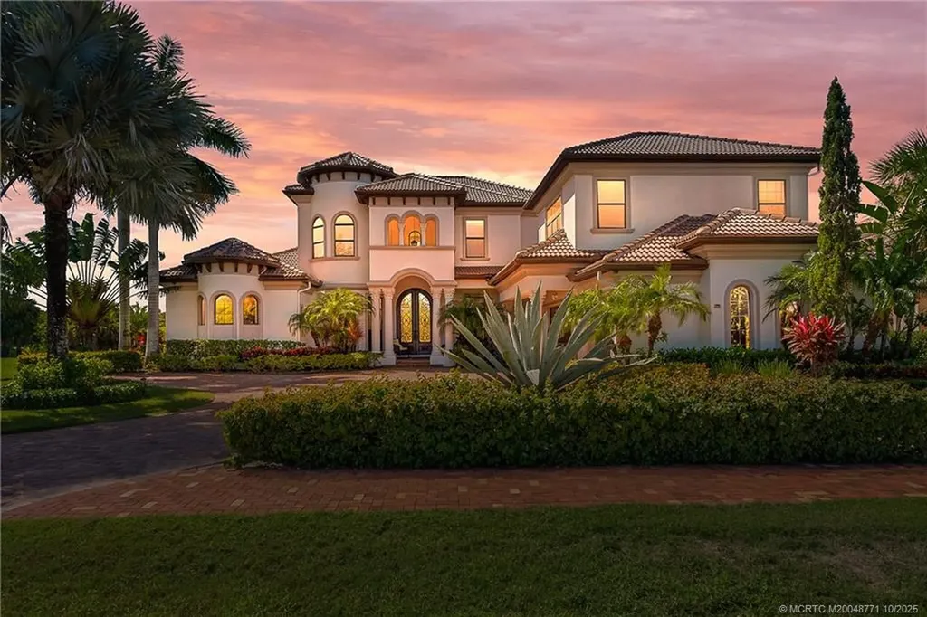 201 SE Fiore Bello Port St Lucie FL 34952