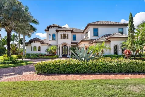 201 SE Fiore Bello Port St Lucie FL 34952