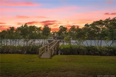 201 SE Fiore Bello Port St Lucie FL 34952