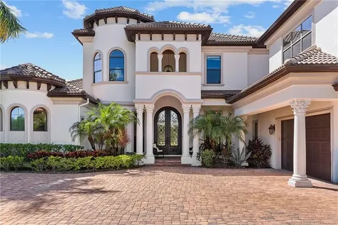 201 SE Fiore Bello Port St Lucie FL 34952