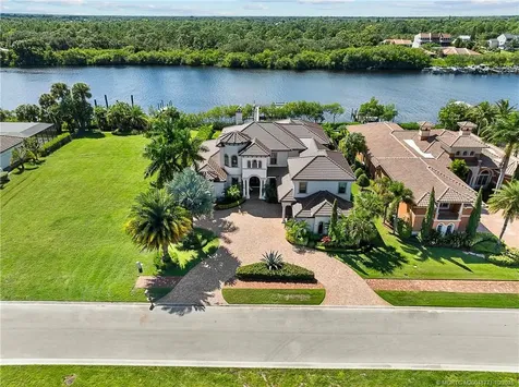 201 SE Fiore Bello Port St Lucie FL 34952